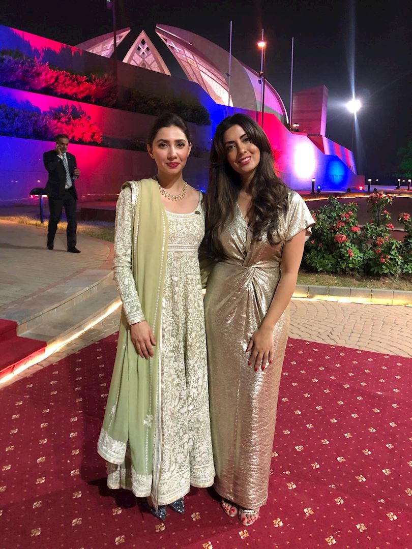 Noreen Khan standing with Mahira Khan at Royal Reception in Islamabad 
